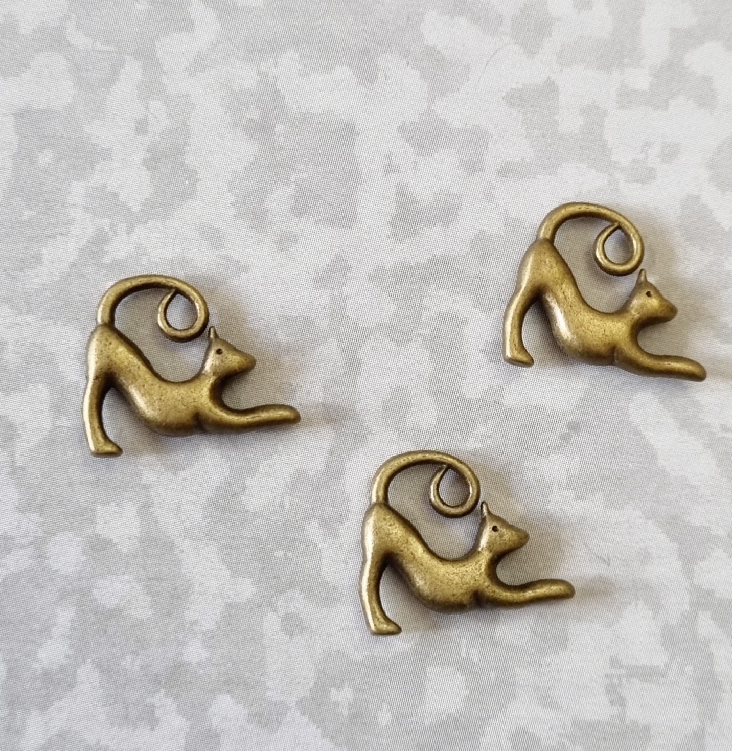 Bronze Cat Charm 3pcs 26mm