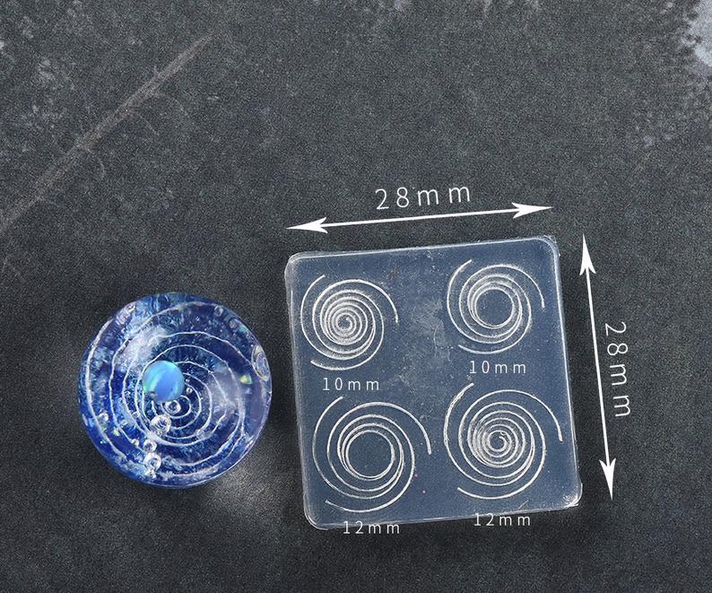 Clear Silicone Mould - Vortex Pattern 28x28x5mm - Image 2